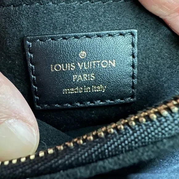 Louis Vuitton New Wave Hold Me Noir - Picture 14 of 16